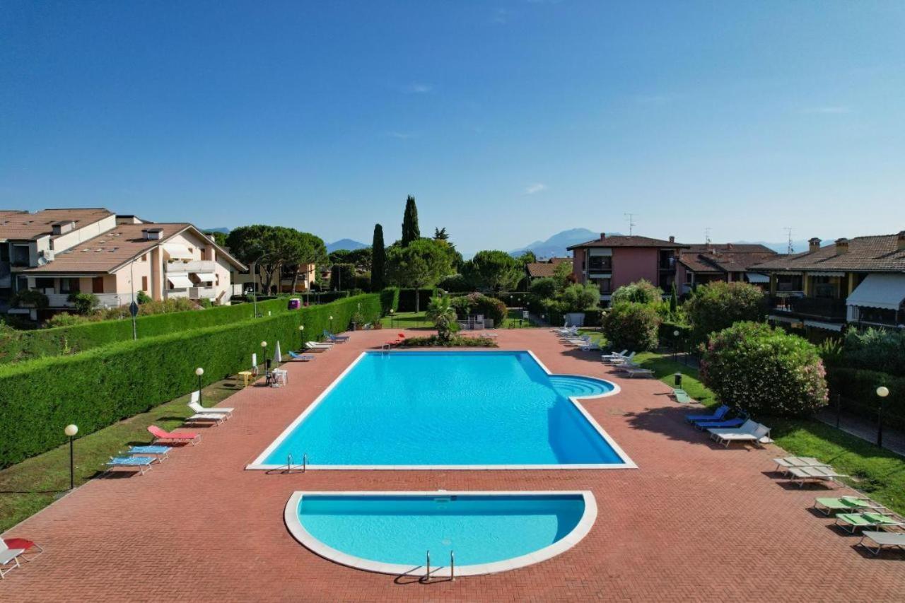 Gardappartamenti - Cascinale With Terrace Desenzano del Garda Buitenkant foto